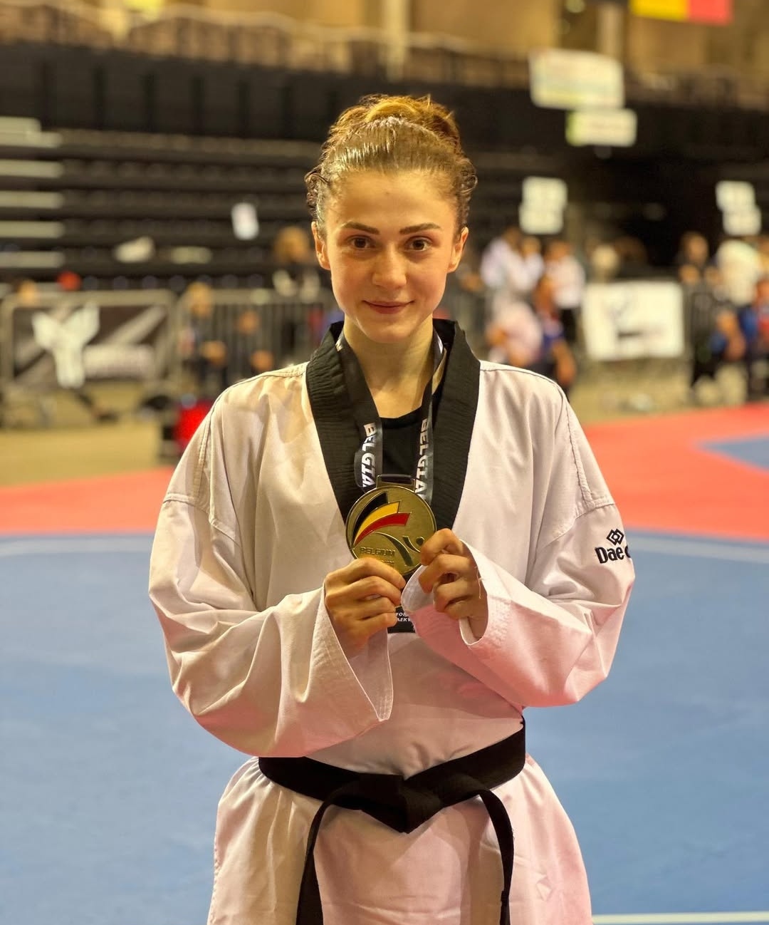 Screenshot_20251101_200037_com.instagram.android_edit_377848975779321