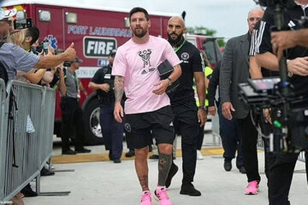 محرومیت بادیگارد مسی پس از حرکت منشوری