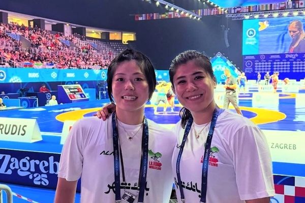 ستاره‌های کشتی زنان ژاپن با لباس ایران!