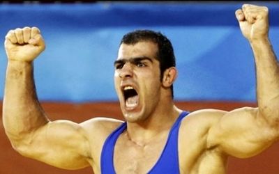 ببینید: داستان تلخ خودکشی قهرمان کشتی در زندان