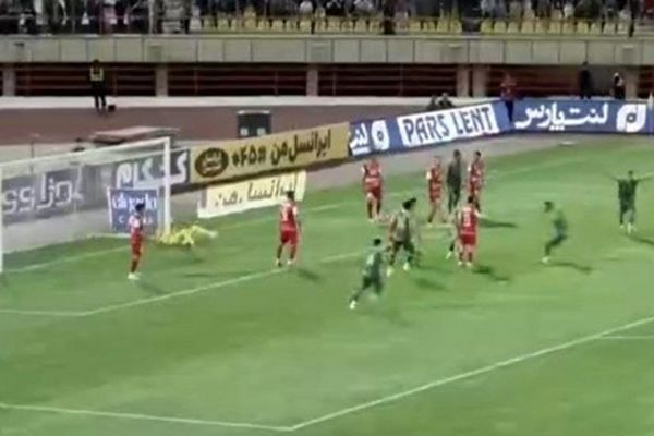 قیچی برگردان تماشایی/ گل اول شمس آذر به پرسپولیس در دقیقه 12