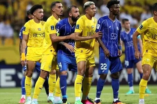 اشتباه عجیب راننده اتوبوس الوصل/ احتمال تاخیر در دیدار با استقلال