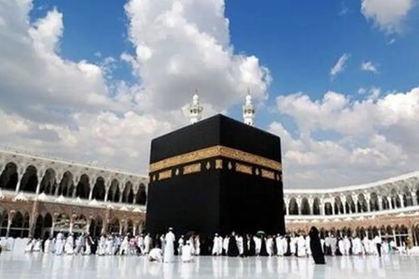 تیم ملی کشتی آزاد به طواف خانه خدا رفت