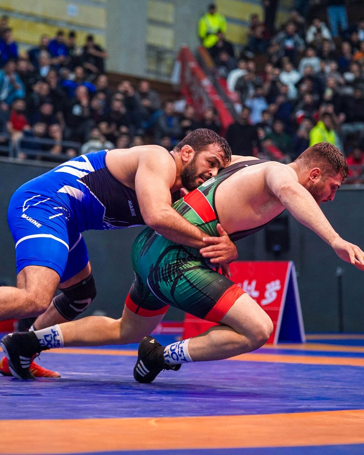 حسن یزدانی برد اما استقلال باخت/ قهرمانی جنجالی بانک شهر در کشتی