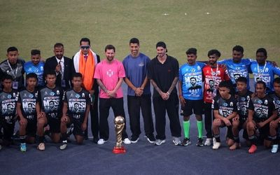 درآمدزایی عجیب مسی از سفر به هند؛ سلام و عکس بیش از ۱۱ هزار دلار