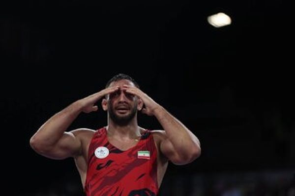 صعود آذرپیرا به نیمه‌نهایی کشتی قهرمانی جهان