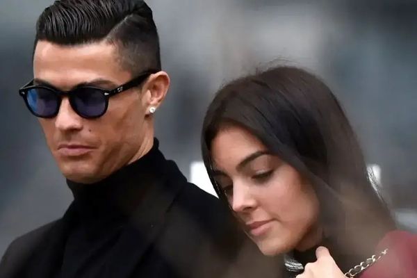 رونالدو و جورجینا پس از ۹ سال زندگی مشترک، رسما نامزد کردند/ عکس 