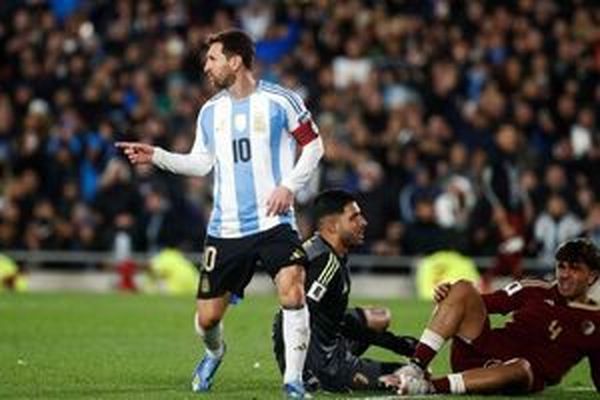 هنرنمایی مسی در شب وداع/ جشن برد و اشک هواداران آلبی‌سلسته