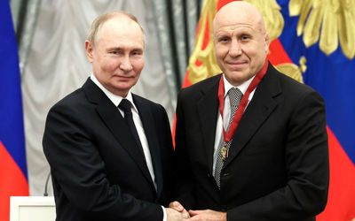 مامیاشویلی: عکس شهدا برای بازدید کنندگان از فدراسیون کشتی خاطره‌ساز است