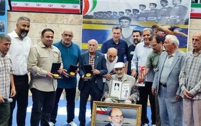 مردی که بوی تختی را می‌دهد!