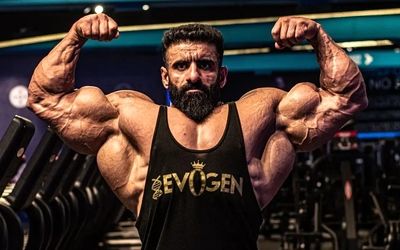 عاشقانه هادی چوپان با همسرش پس از نتایج مستر المپیا/ عکس