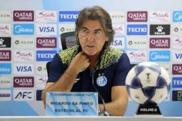 جلسه سرنوشت‌ساز مدیران استقلال با ساپینتو؛ جریمه سنگین پس از باخت تحقیرآمیز