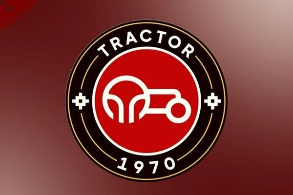 برگزاری جشن قهرمانی تراکتور در مکانی که فکرش را نمی‌کنید / عکس