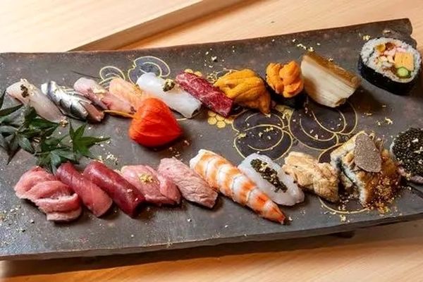 گرانترین غذای تاریخ ؛ ۴۵۰،۰۰۰،۰۰۰،۰۰۰ تومان؛ رونالدو و جنیفر لوپز آن را خوردند